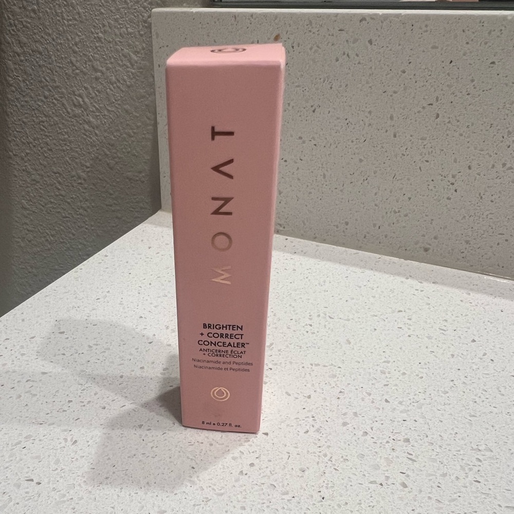Monat Brighten & Correct Concealer
